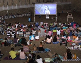 Mal Pas hosts a new edition of the cycle 'Cinema on the Beach'
