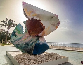 The Paseo de Poniente is consolidated as an open-air exhibition space with this exhibition, the second to arrive in the city at the hands of the Ciutat de les Arts i les Ciències